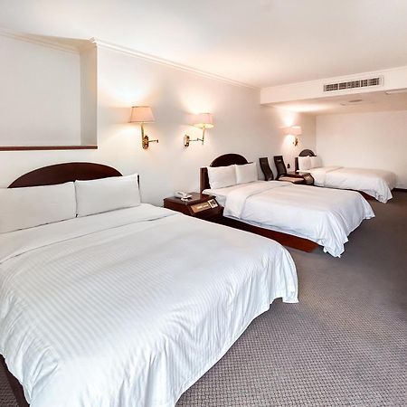 Tzu Chi Hotel Pingtung Екстер'єр фото