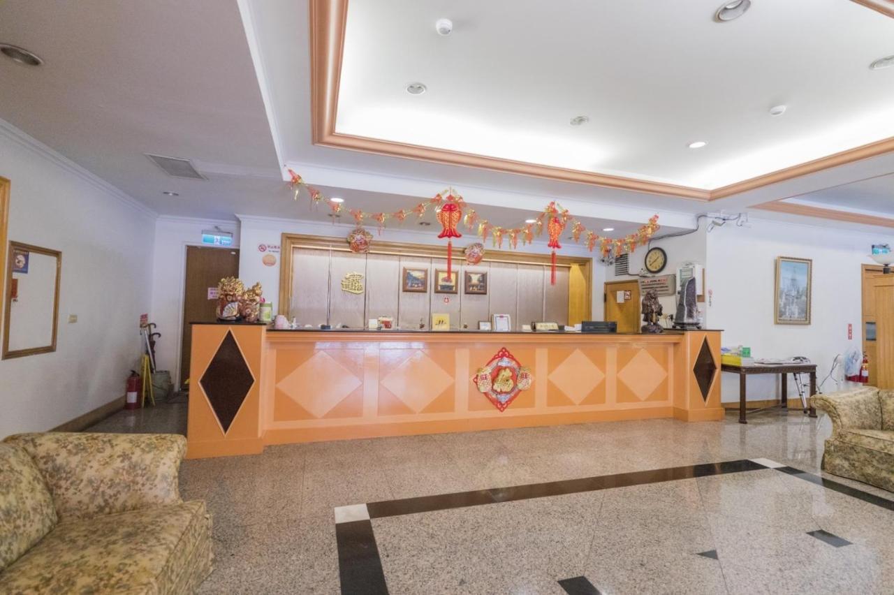 Tzu Chi Hotel Pingtung Екстер'єр фото