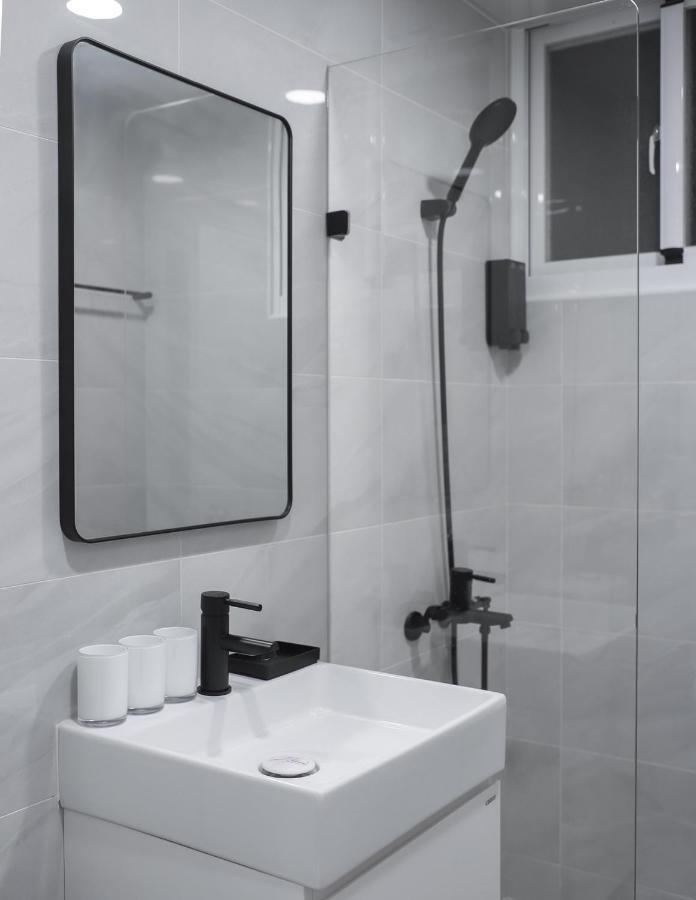 Tzu Chi Hotel Pingtung Екстер'єр фото