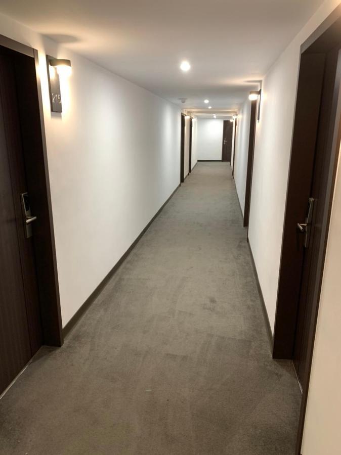Tzu Chi Hotel Pingtung Екстер'єр фото