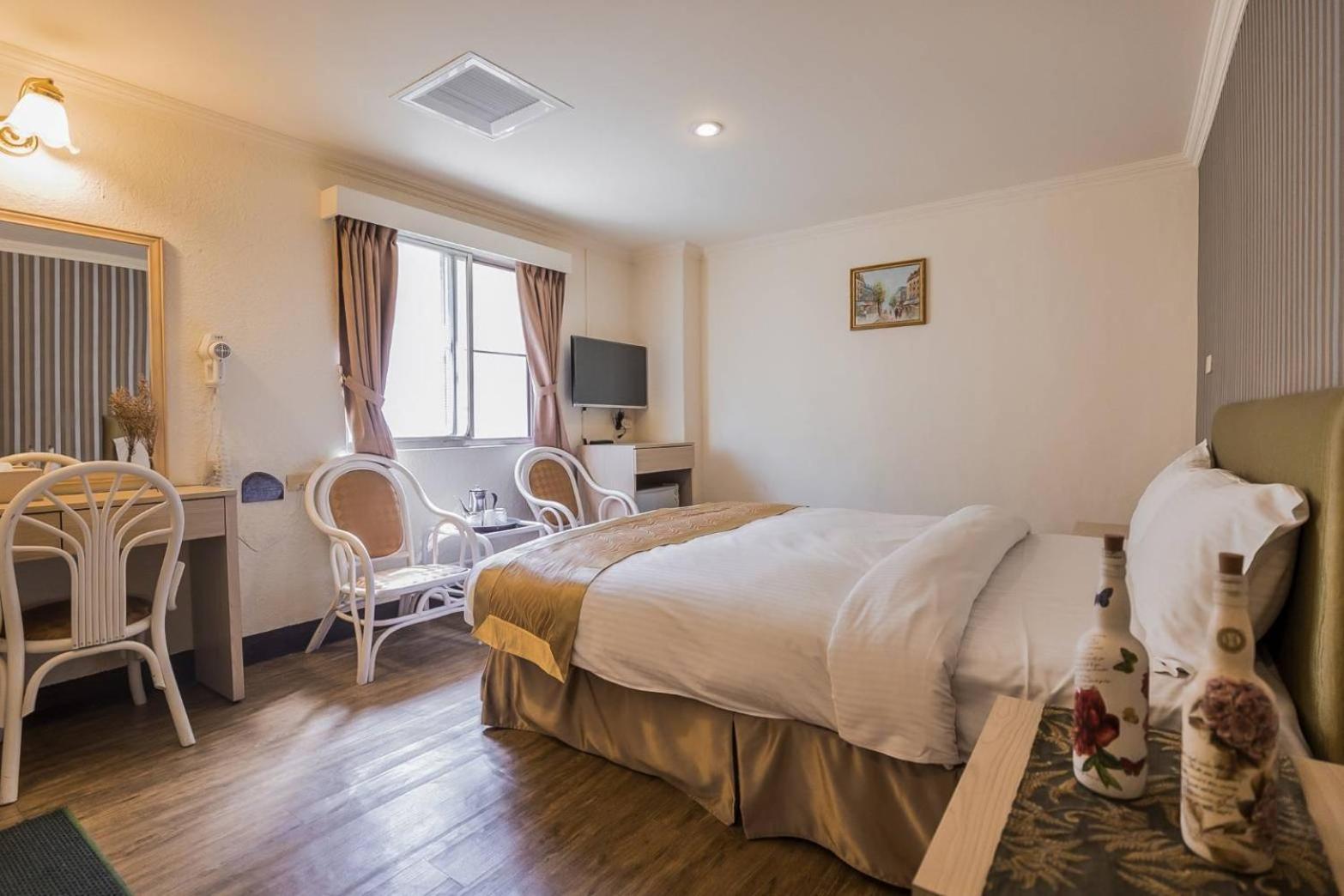 Tzu Chi Hotel Pingtung Екстер'єр фото