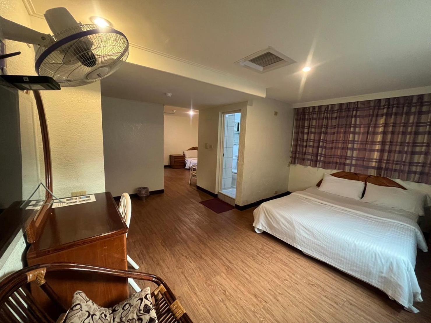 Tzu Chi Hotel Pingtung Екстер'єр фото