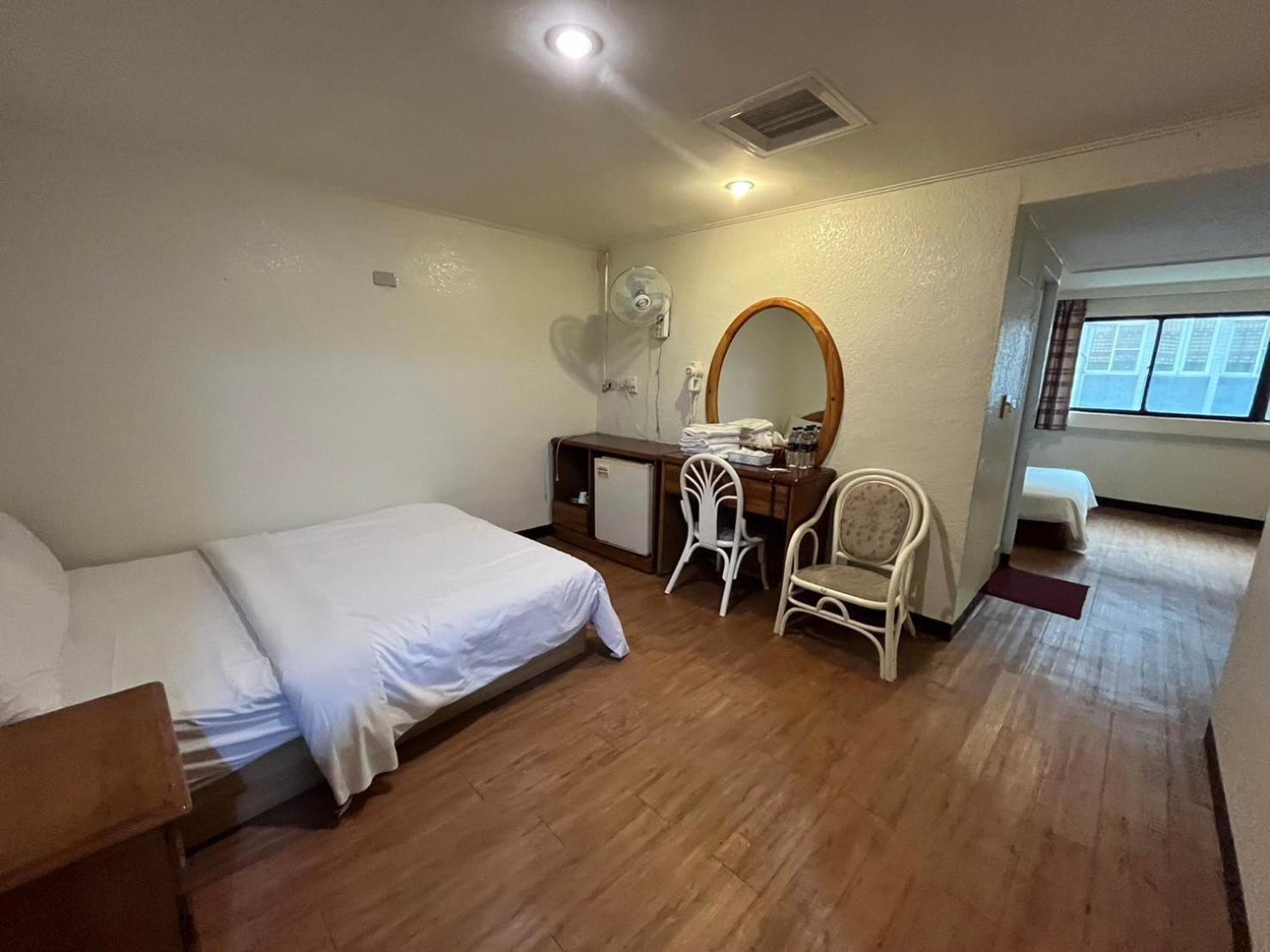 Tzu Chi Hotel Pingtung Екстер'єр фото